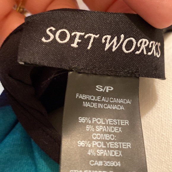 Long sleeved shirt, soft jersey fabric. - Picture 4 of 4